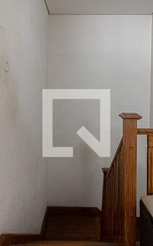 Casa à venda com 300m², 4 quartos e 8 vagas Casa à venda com 300m², 4 quartos e 8 vagasacesso aos pisos
