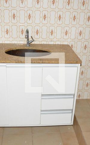 Casa para alugar com 185m², 2 quartos e 1 vagaQuarto 2 com banheiro