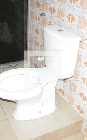 Casa para alugar com 185m², 2 quartos e 1 vagaQuarto 1 com banheiro