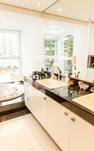 Apartamento à venda com 180m², 4 quartos e 3 vagas Apartamento à venda com 180m², 4 quartos e 3 vagasBanheiro 2