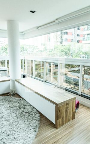Apartamento à venda com 180m², 4 quartos e 3 vagas Apartamento à venda com 180m², 4 quartos e 3 vagasSala