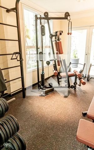 Apartamento à venda com 180m², 4 quartos e 3 vagas Apartamento à venda com 180m², 4 quartos e 3 vagasÁrea comum - Academia