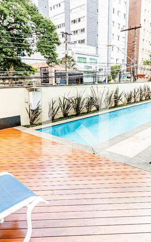 Apartamento à venda com 180m², 4 quartos e 3 vagas Apartamento à venda com 180m², 4 quartos e 3 vagasÁrea comum - Piscina