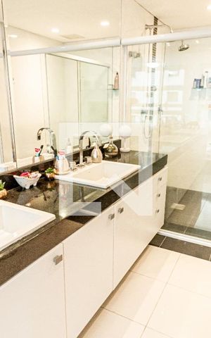 Apartamento à venda com 180m², 4 quartos e 3 vagas Apartamento à venda com 180m², 4 quartos e 3 vagasBanheiro 2