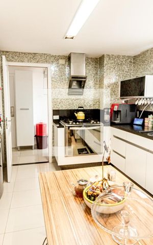 Apartamento à venda com 180m², 4 quartos e 3 vagas Apartamento à venda com 180m², 4 quartos e 3 vagasCozinha