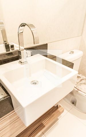 Apartamento à venda com 180m², 4 quartos e 3 vagas Apartamento à venda com 180m², 4 quartos e 3 vagasBanheiro 1