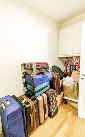 Apartamento à venda com 180m², 4 quartos e 3 vagas Apartamento à venda com 180m², 4 quartos e 3 vagasQuarto de Serviço