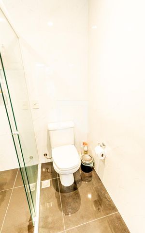 Apartamento à venda com 180m², 4 quartos e 3 vagas Apartamento à venda com 180m², 4 quartos e 3 vagasBanheiro 2