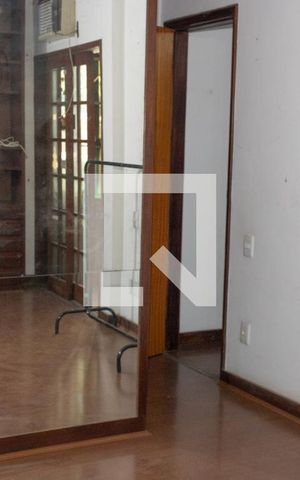 Casa à venda com 400m², 4 quartos e 1 vaga Casa à venda com 400m², 4 quartos e 1 vagaQuarto 1 - Suíte