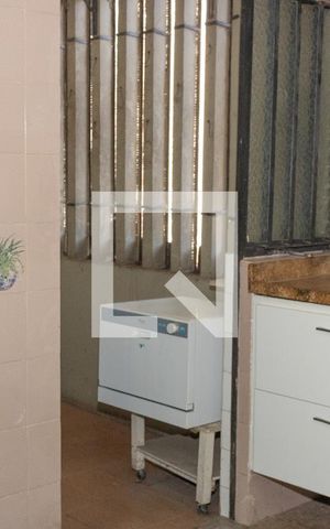 Casa à venda com 400m², 4 quartos e 1 vaga Casa à venda com 400m², 4 quartos e 1 vagaCozinha