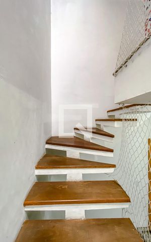 Casa à venda com 470m², 3 quartos e NaN vagasEscadas