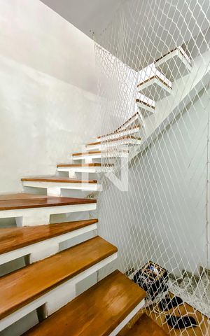 Casa à venda com 470m², 3 quartos e NaN vagasEscadas