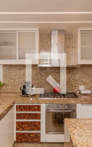 Apartamento à venda com 300m², 3 quartos e 5 vagas Apartamento à venda com 300m², 3 quartos e 5 vagasCozinha