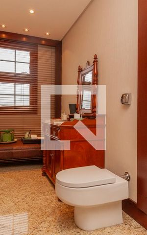 Apartamento à venda com 300m², 3 quartos e 5 vagas Apartamento à venda com 300m², 3 quartos e 5 vagasBanheiro Social