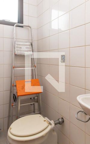 Apartamento à venda com 180m², 4 quartos e 3 vagas Apartamento à venda com 180m², 4 quartos e 3 vagasBanheiro de Serviço