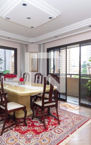 Apartamento à venda com 180m², 4 quartos e 3 vagas Apartamento à venda com 180m², 4 quartos e 3 vagasSala