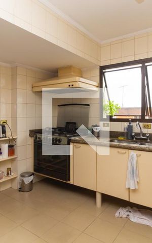 Apartamento à venda com 180m², 4 quartos e 3 vagas Apartamento à venda com 180m², 4 quartos e 3 vagasCozinha