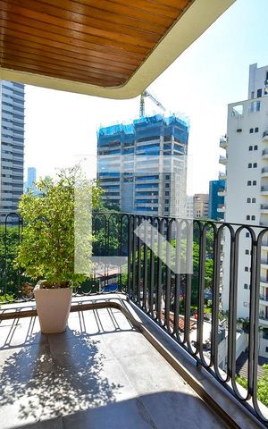 Apartamento à venda com 199m², 3 quartos e 3 vagas Apartamento à venda com 199m², 3 quartos e 3 vagasVaranda Quarto 2