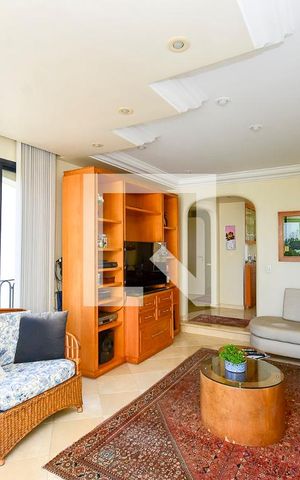 Apartamento à venda com 199m², 3 quartos e 3 vagas Apartamento à venda com 199m², 3 quartos e 3 vagasSala