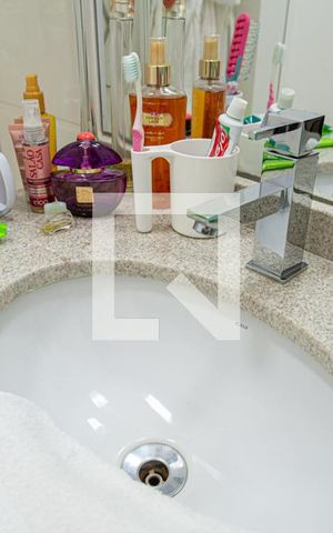 Apartamento à venda com 274m², 4 quartos e 1 vaga Apartamento à venda com 274m², 4 quartos e 1 vagaBanheiro da Suíte