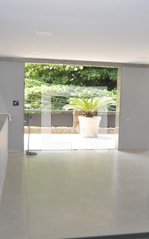 Casa à venda com 500m², 5 quartos e 5 vagasSala