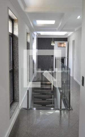 Casa à venda com 500m², 5 quartos e 5 vagasCorredor