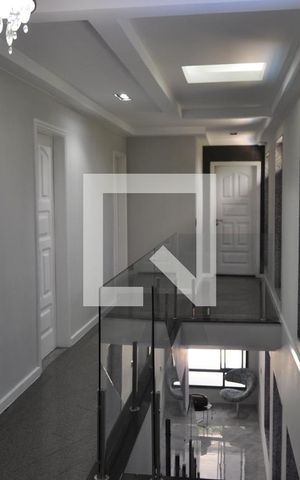 Casa à venda com 500m², 5 quartos e 5 vagasCorredor