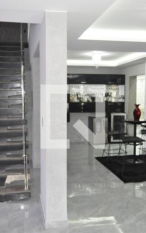 Casa à venda com 500m², 5 quartos e 5 vagasSala