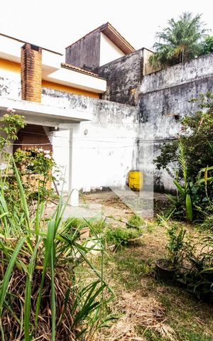 Casa à venda com 200m², 4 quartos e 4 vagas Casa à venda com 200m², 4 quartos e 4 vagasQuintal 1