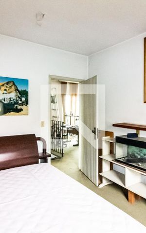 Casa à venda com 200m², 4 quartos e 4 vagas Casa à venda com 200m², 4 quartos e 4 vagasQuarto 1