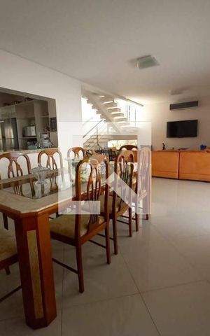 Casa à venda com 390m², 4 quartos e 4 vagas