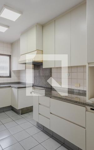 Apartamento à venda com 177m², 3 quartos e 2 vagas Apartamento à venda com 177m², 3 quartos e 2 vagasCozinha