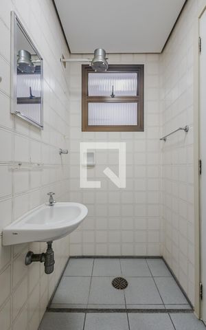 Apartamento à venda com 177m², 3 quartos e 2 vagas Apartamento à venda com 177m², 3 quartos e 2 vagasÁrea de Serviço - Banheiro