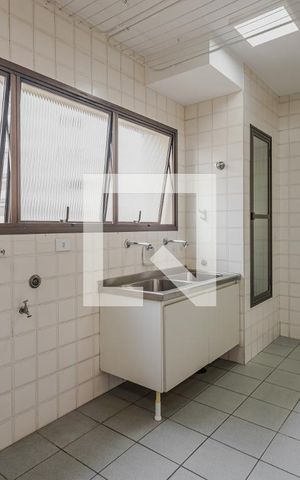 Apartamento à venda com 177m², 3 quartos e 2 vagas Apartamento à venda com 177m², 3 quartos e 2 vagasÁrea de Serviço