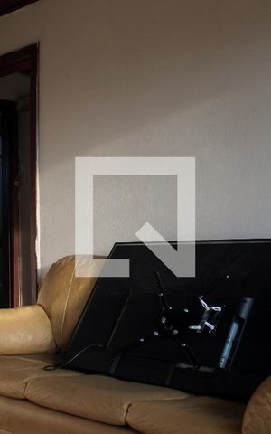 Casa à venda com 90m², 4 quartos e 1 vaga Casa à venda com 90m², 4 quartos e 1 vagaSala