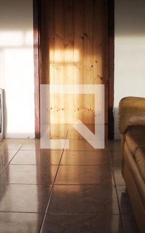 Casa à venda com 90m², 4 quartos e 1 vaga Casa à venda com 90m², 4 quartos e 1 vagaSala