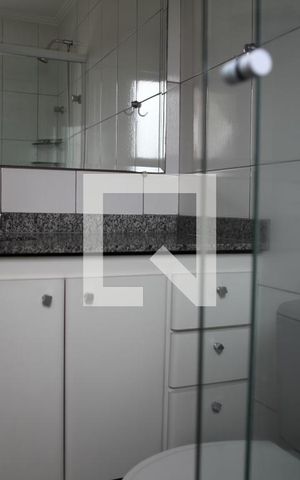 Apartamento à venda com 194m², 5 quartos e 3 vagasBanheiro da suíte