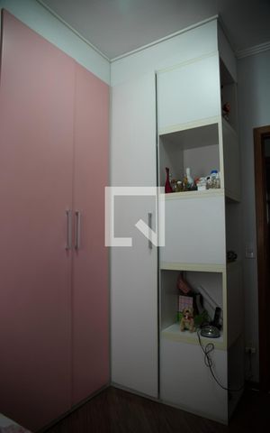 Apartamento à venda com 194m², 5 quartos e 3 vagasQuarto 1 - Armários