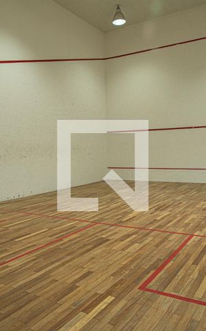 Studio para alugar com 35m², 1 quarto e 1 vaga Studio para alugar com 35m², 1 quarto e 1 vagaÁrea comum - Quadra de squash