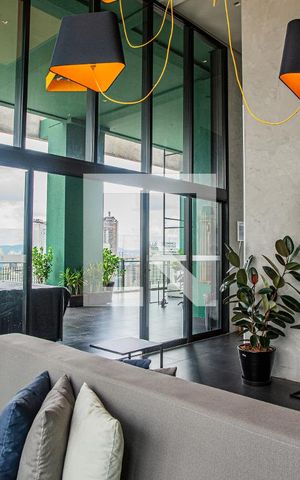 Studio para alugar com 35m², 1 quarto e 1 vaga Studio para alugar com 35m², 1 quarto e 1 vagaÁrea comum - Sala de TV/Mercadinhno