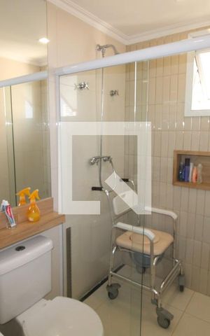 Apartamento à venda com 198m², 4 quartos e 3 vagasBanheiro da Suíte 2