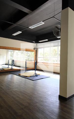 Apartamento à venda com 198m², 4 quartos e 3 vagasÁrea comum - Academia