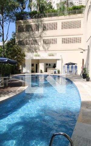 Apartamento à venda com 198m², 4 quartos e 3 vagasÁrea comum - Piscina