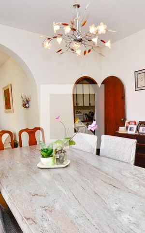 Casa à venda com 364m², 4 quartos e 3 vagas Casa à venda com 364m², 4 quartos e 3 vagasSala de jantar