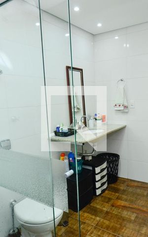 Casa à venda com 364m², 4 quartos e 3 vagas Casa à venda com 364m², 4 quartos e 3 vagasBanheiro suíte