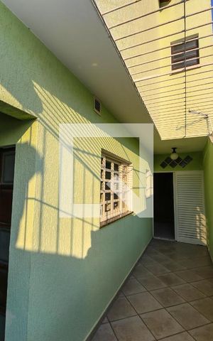 Casa à venda com 400m², 3 quartos e 8 vagas Casa à venda com 400m², 3 quartos e 8 vagasÁrea externa