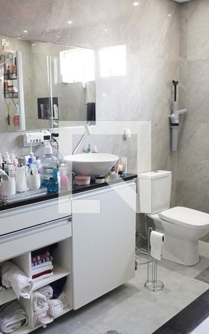 Casa à venda com 270m², 3 quartos e 3 vagasBanheiro da Suíte 1