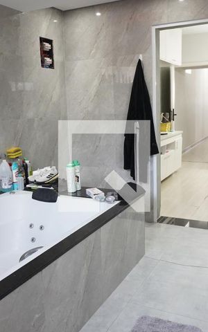 Casa à venda com 270m², 3 quartos e 3 vagasBanheiro da Suíte 1