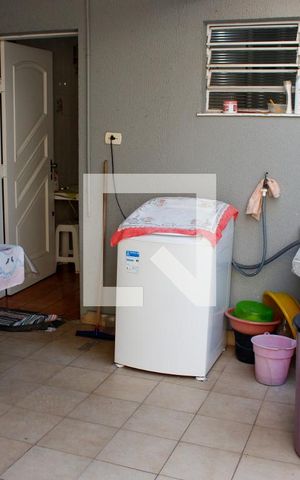 Casa à venda com 150m², 2 quartos e 2 vagas Casa à venda com 150m², 2 quartos e 2 vagasÁrea de Serviço