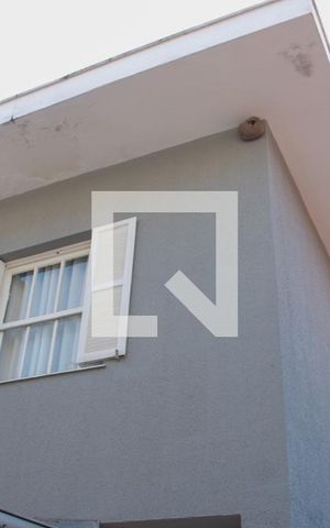 Casa à venda com 150m², 2 quartos e 2 vagas Casa à venda com 150m², 2 quartos e 2 vagasFachada